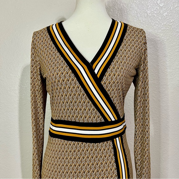 Michael Kors Faux Wrap Border Print Midi Dress - Picture 6 of 13